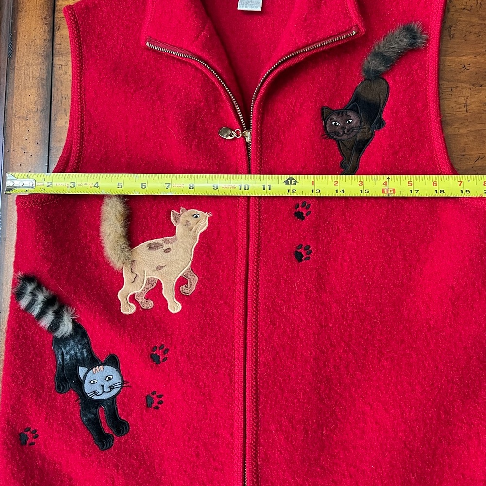 ❤️LIS INTERNATIONAL BOILED WOOL CAT VEST❤️ - Picture 11 of 15